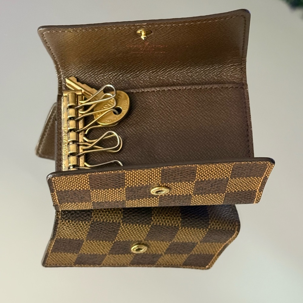 Louis Vuitton 💯 Authentic - Picture 10 of 12